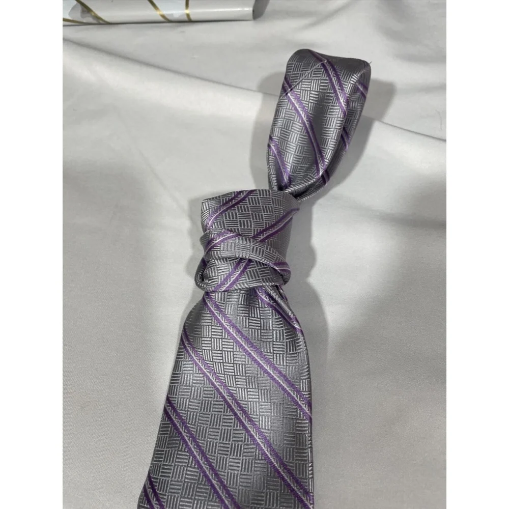 NWT $70 Michael Kors [ Men's Tie ] Cross-Hatch and Stripe in Grey/ Purple‎